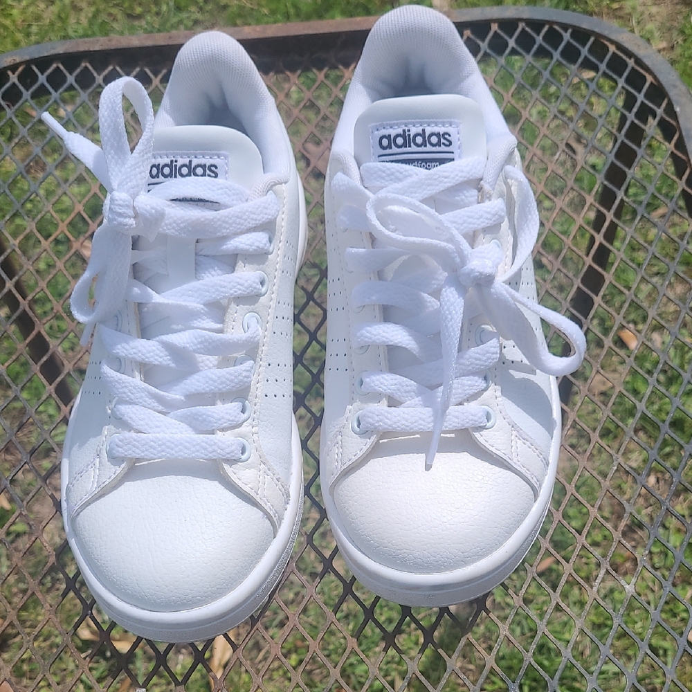 White Old School Adidas 3 Stripes Cloudfoam Comfort Advantage Womens Size 5